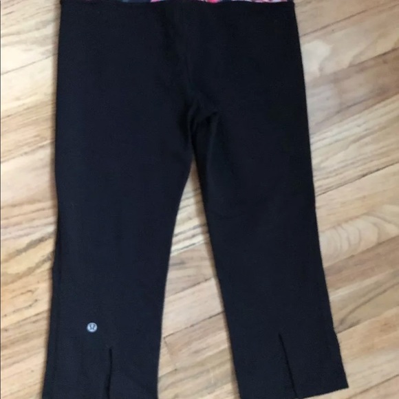 Lululemon crop leggings sz 4 - Picture 3 of 3